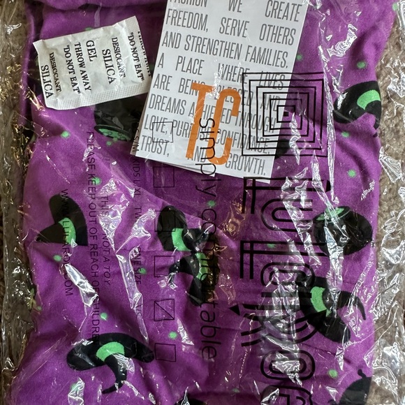 TC LuLaRoe Witches hats leggings NWT - Picture 3 of 3